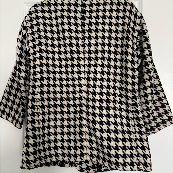 Liz Claiborne Black and White Houndstooth Blazer - Picture 3 of 3
